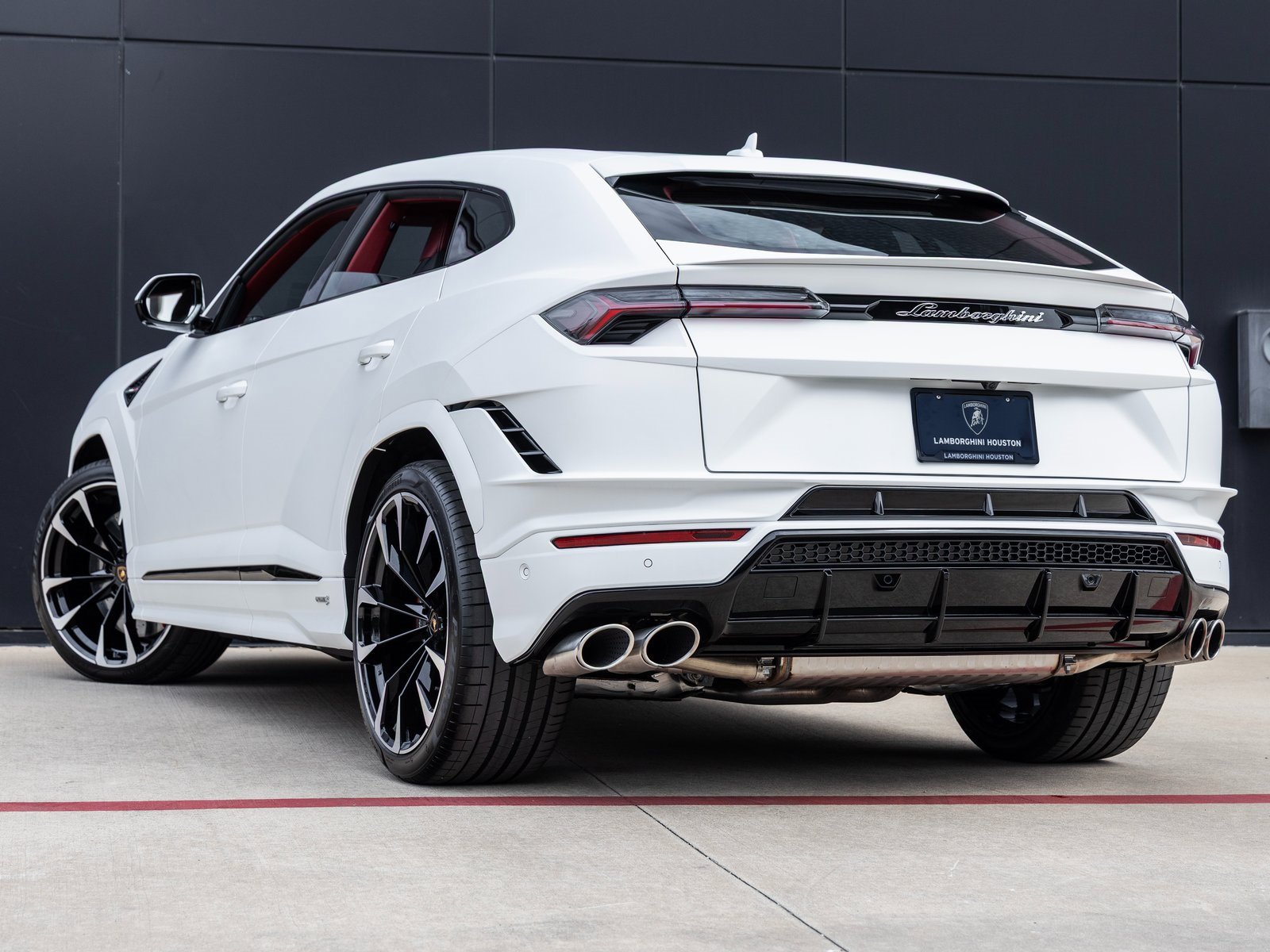 Used 2024 Lamborghini Urus S image 6