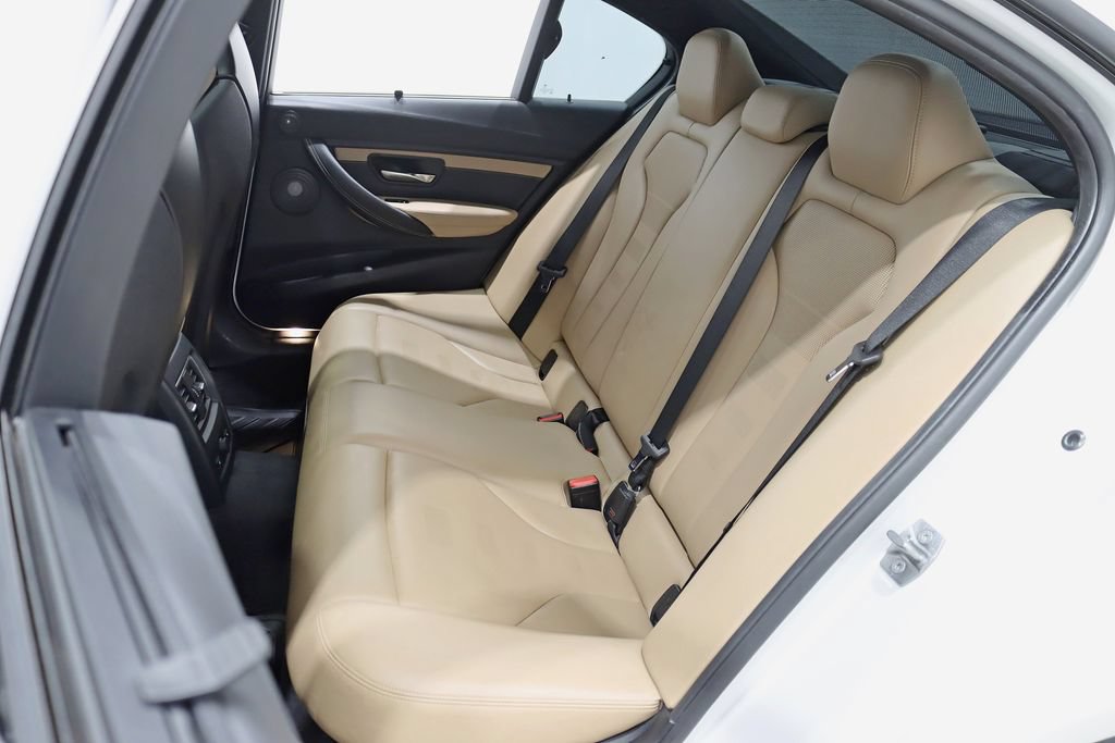 Used 2016 BMW M3 RWD image 30