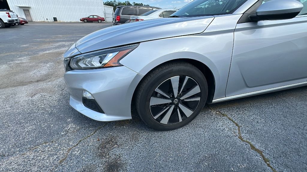 Used 2022 Nissan Altima 2.5 SV image 2