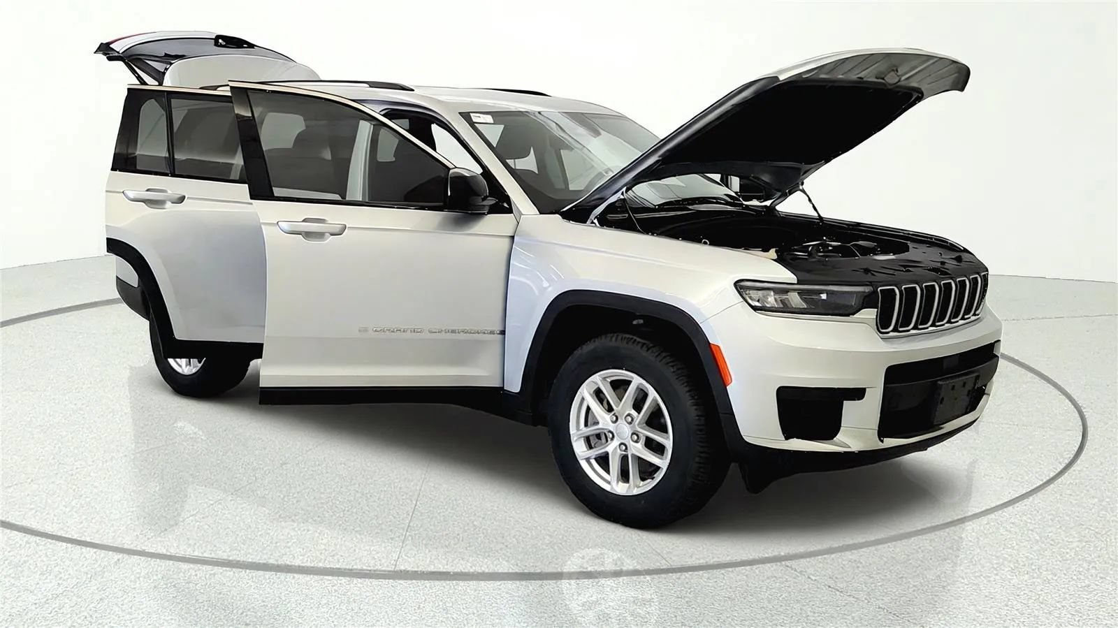 Used 2022 Jeep Grand Cherokee L Laredo w/ Luxury Tech Group I AWD/4WD image 7