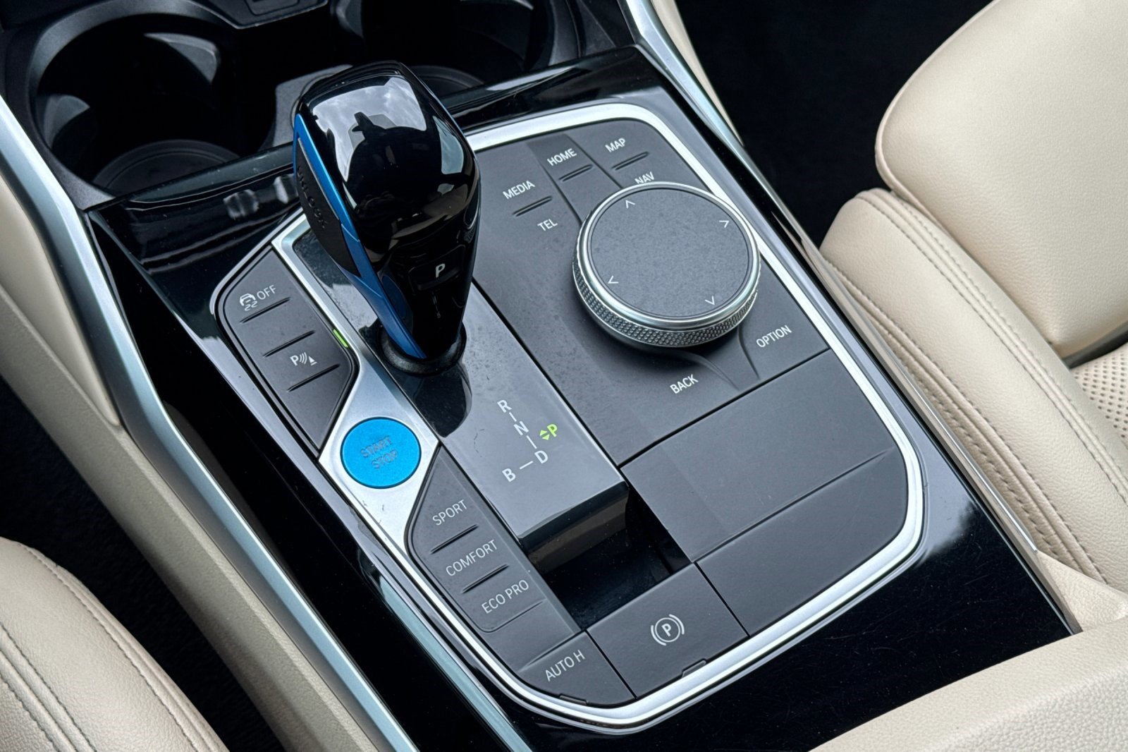 Certified 2023 BMW i4 eDrive35 w/ Premium Package image 18