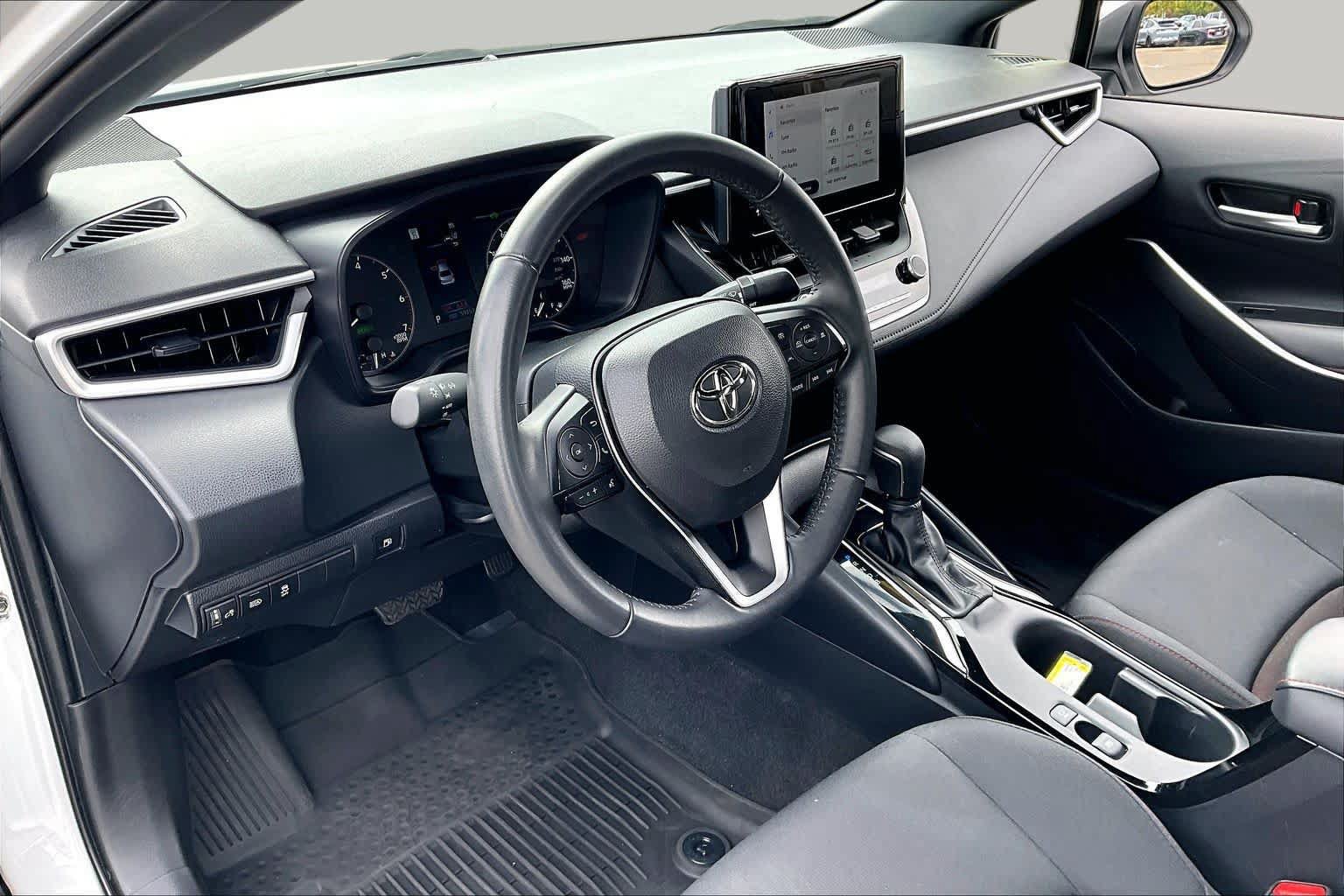 Certified 2025 Toyota Corolla SE FWD image 17