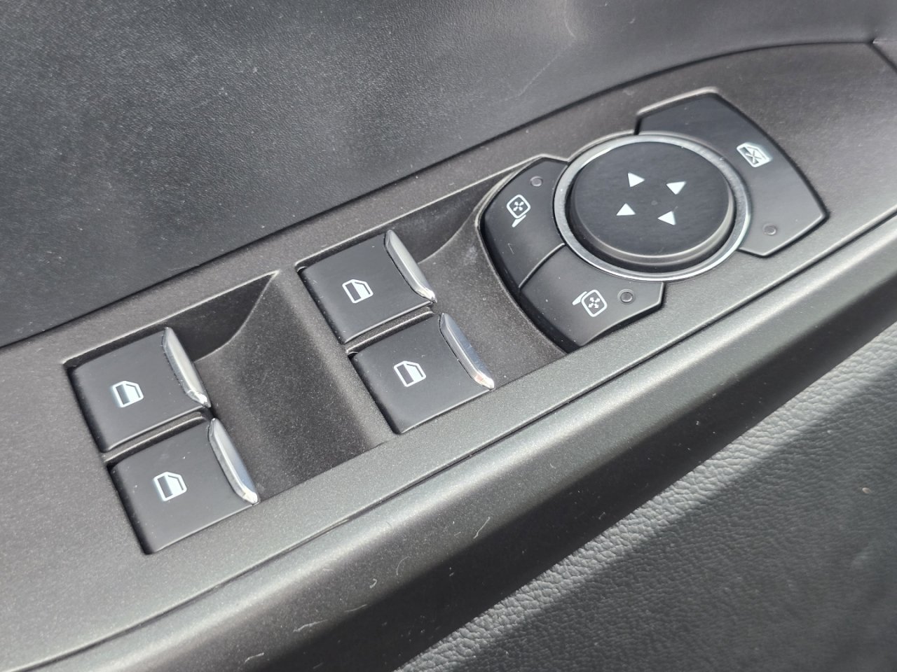 Used 2023 Ford Explorer 4WD image 23