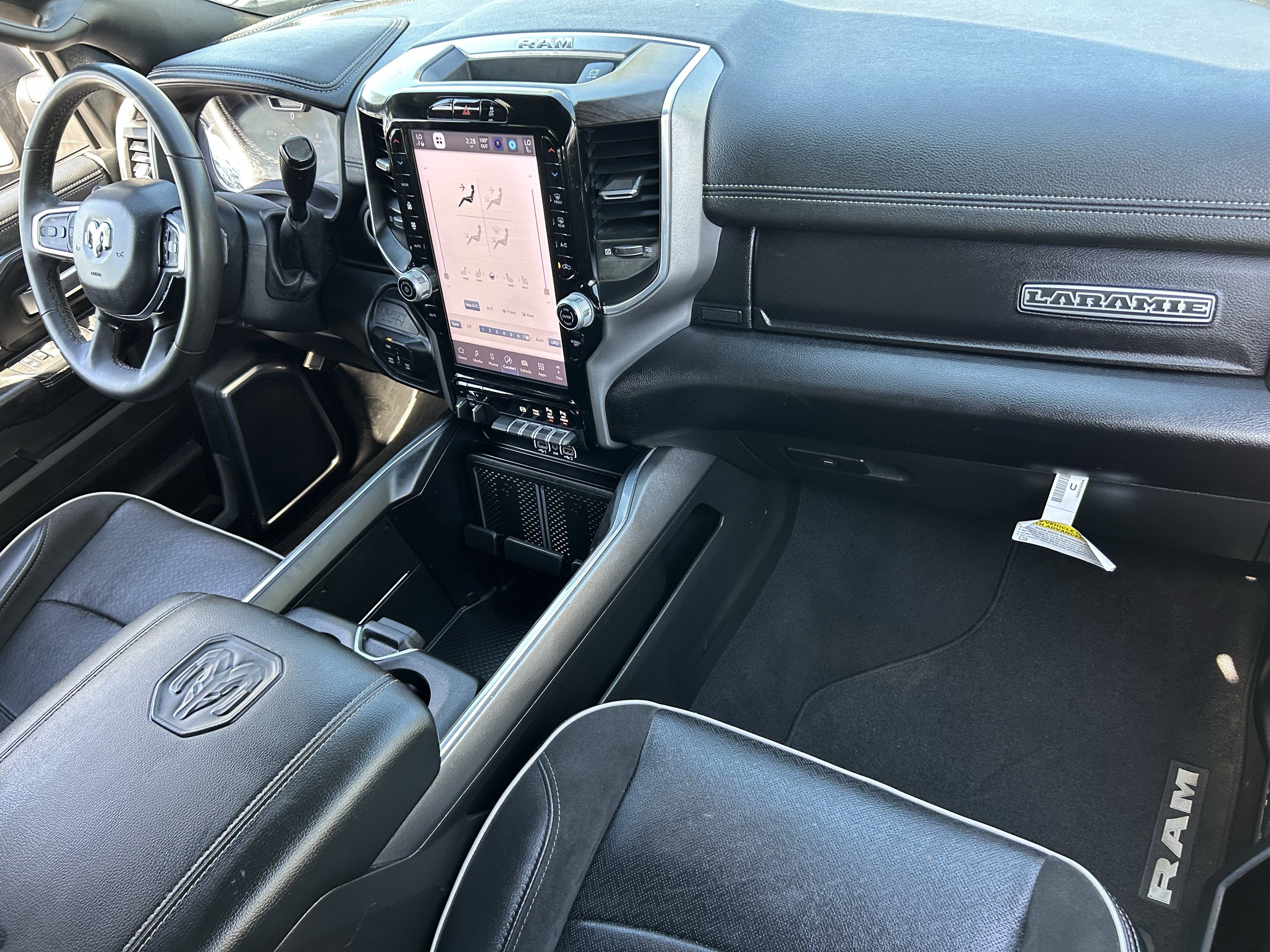 Used 2025 RAM 2500 Laramie AWD/4WD image 10