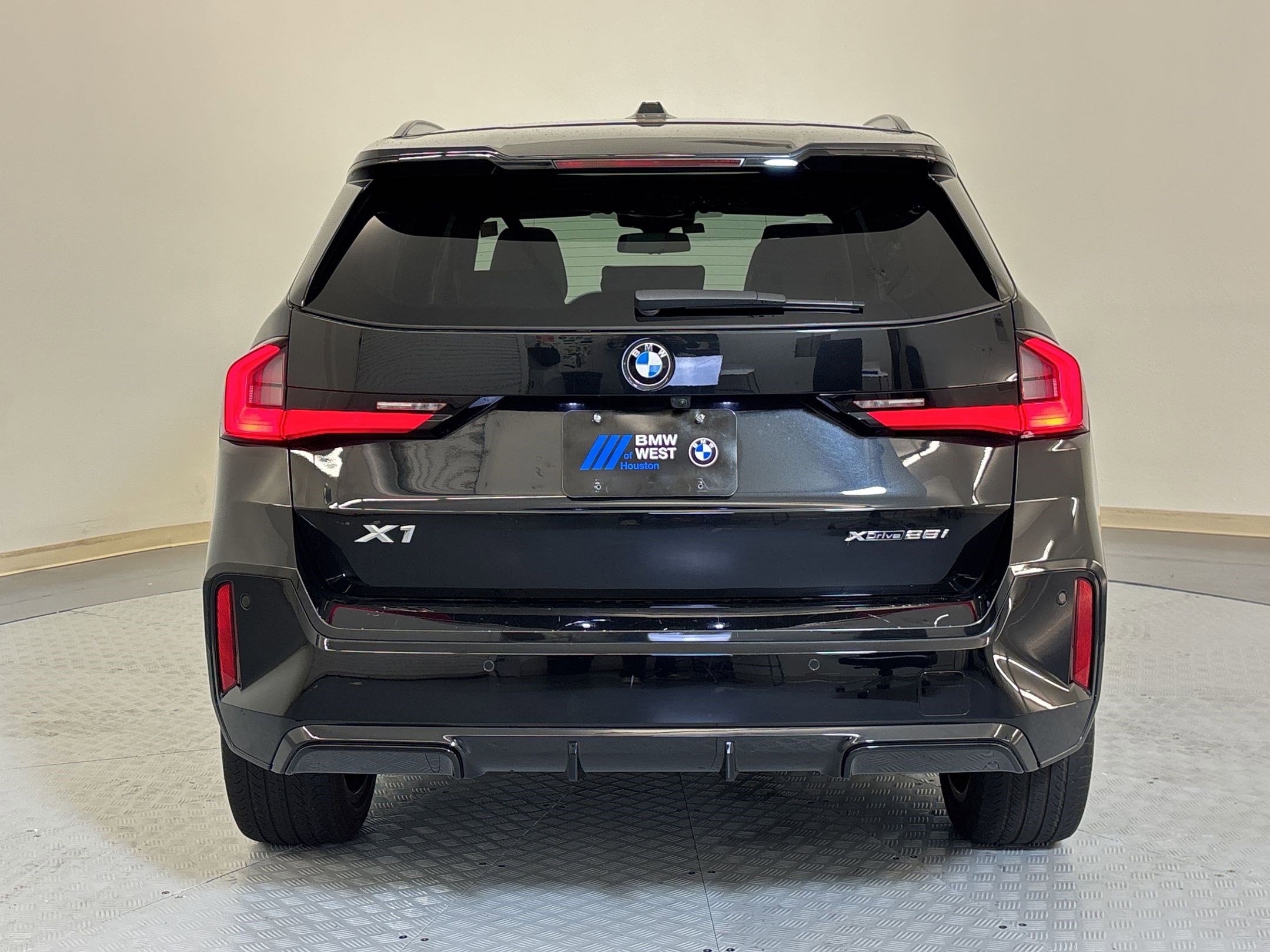 Certified 2023 BMW X1 xDrive28i w/ Premium Package image 10