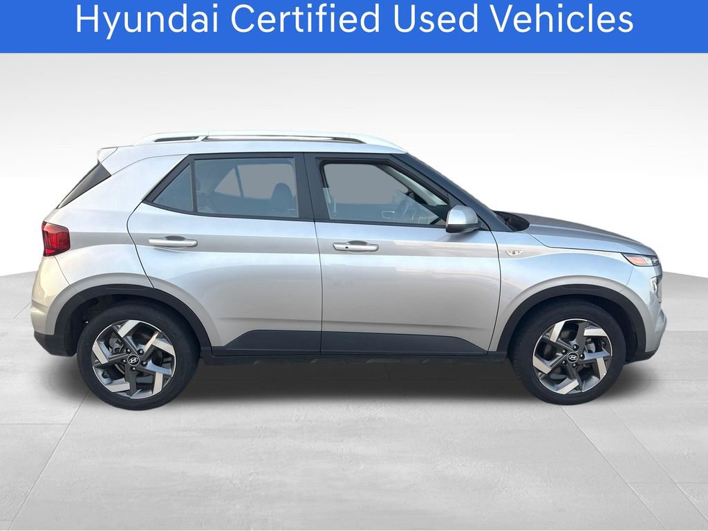 Certified 2025 Hyundai Venue SEL FWD image 4