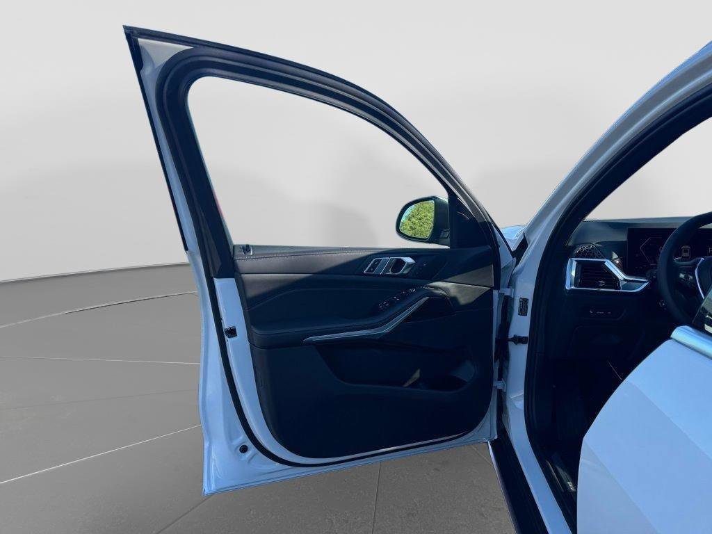 New 2026 BMW X5 sDrive40i RWD image 12