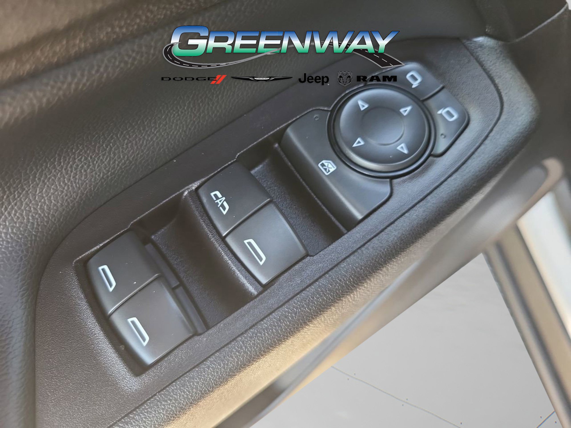 Used 2021 Chevrolet Equinox Premier w/ Redline Edition image 28