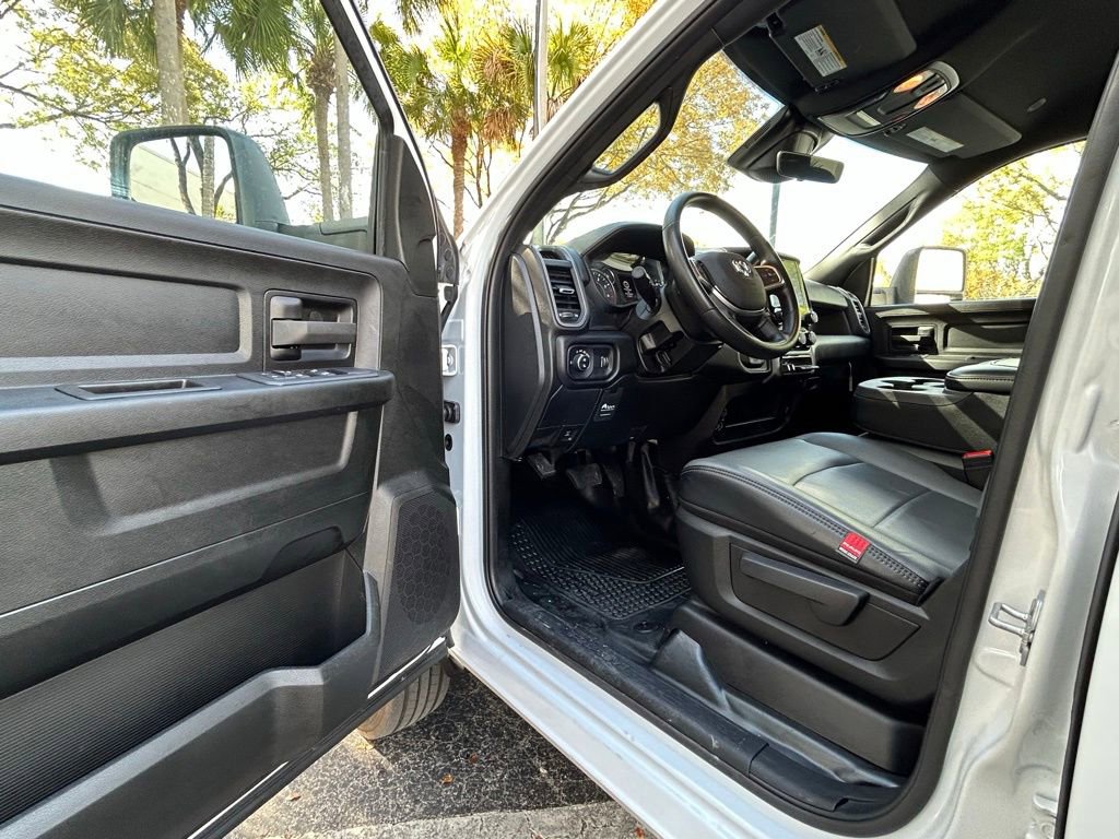 Used 2026 RAM 3500 Tradesman w/ Chrome Appearance Group image 15