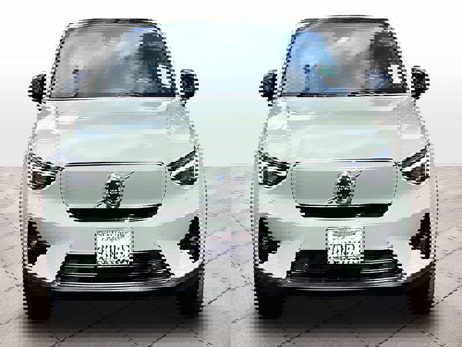 Used 2023 Volvo C40 P8 Recharge Ultimate AWD/4WD image 3