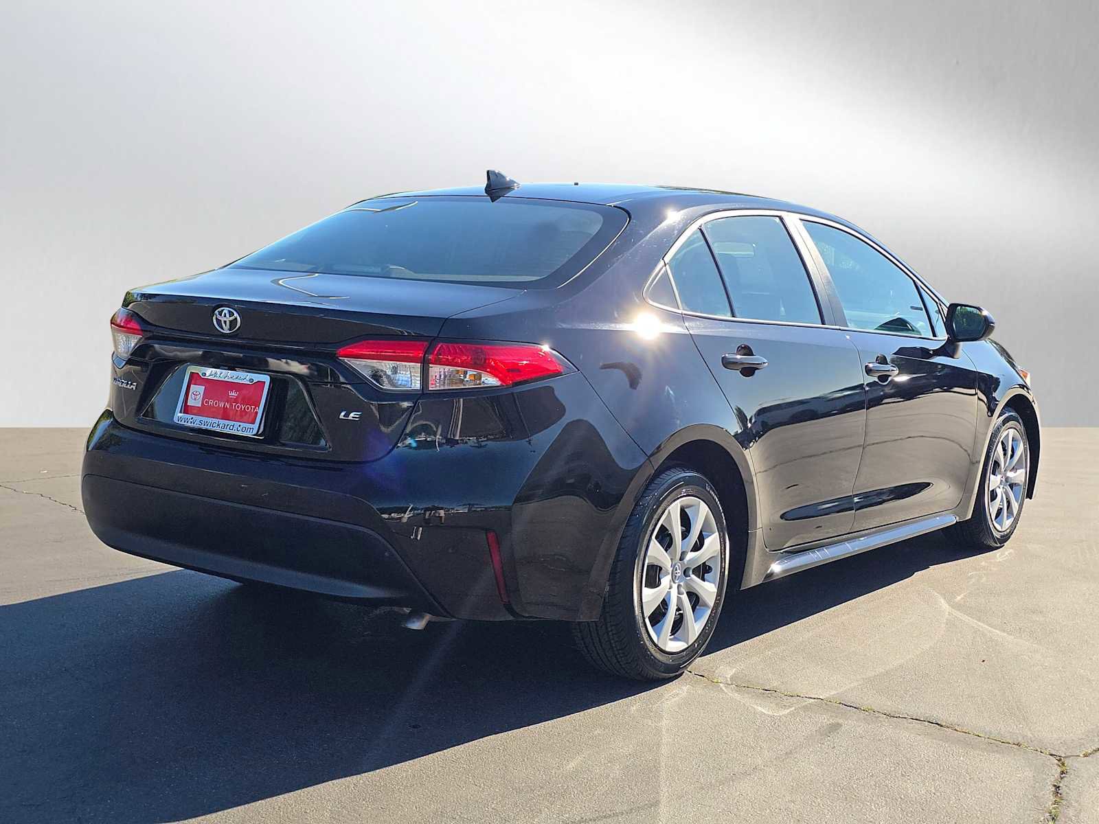 Certified 2025 Toyota Corolla LE image 3