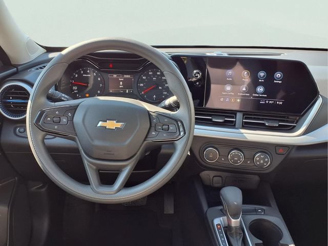 New 2026 Chevrolet Trax LS w/ LS Convenience Package FWD image 4