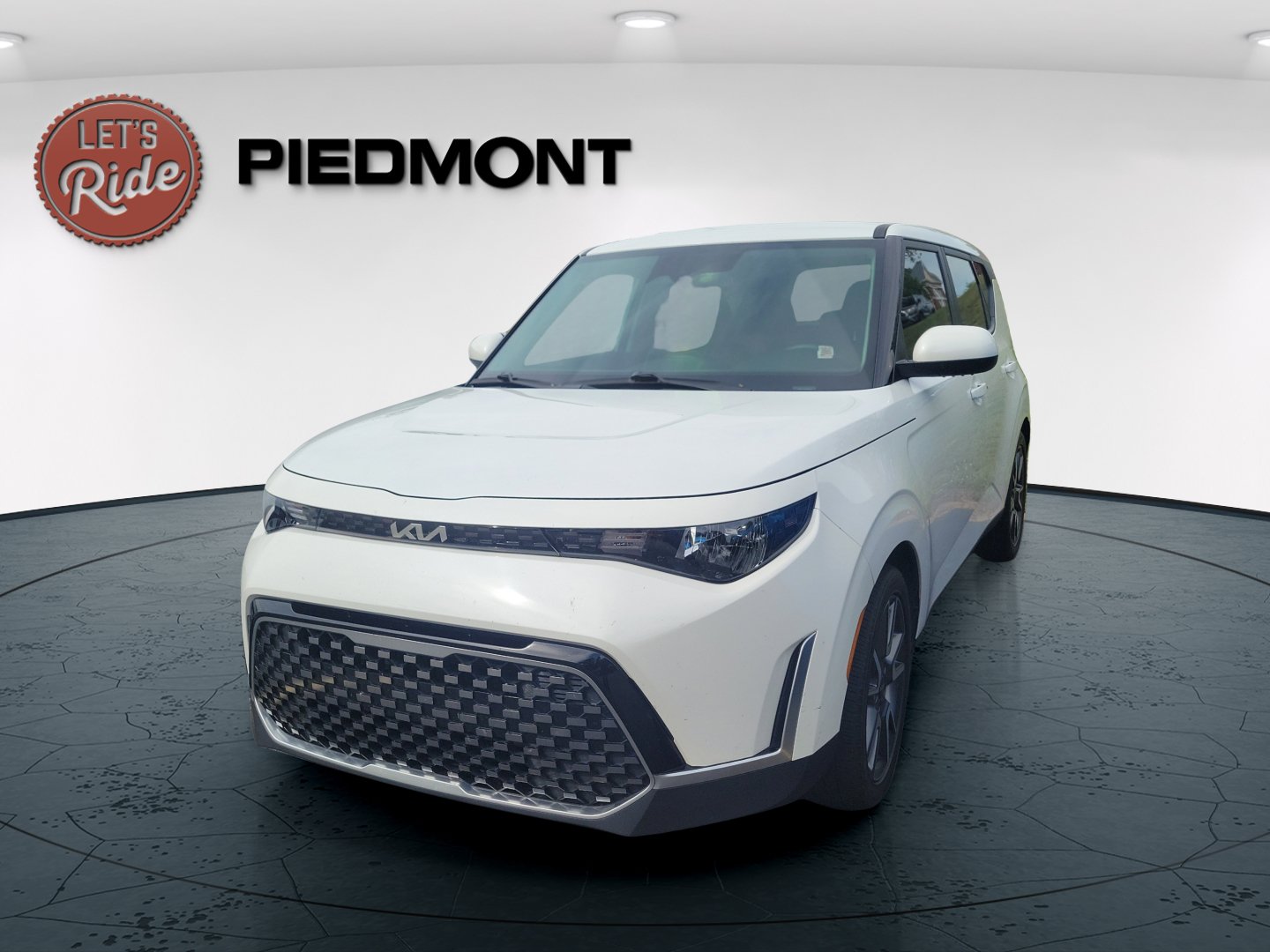 Used 2024 Kia Soul EX w/ Option Group 015 FWD image 1
