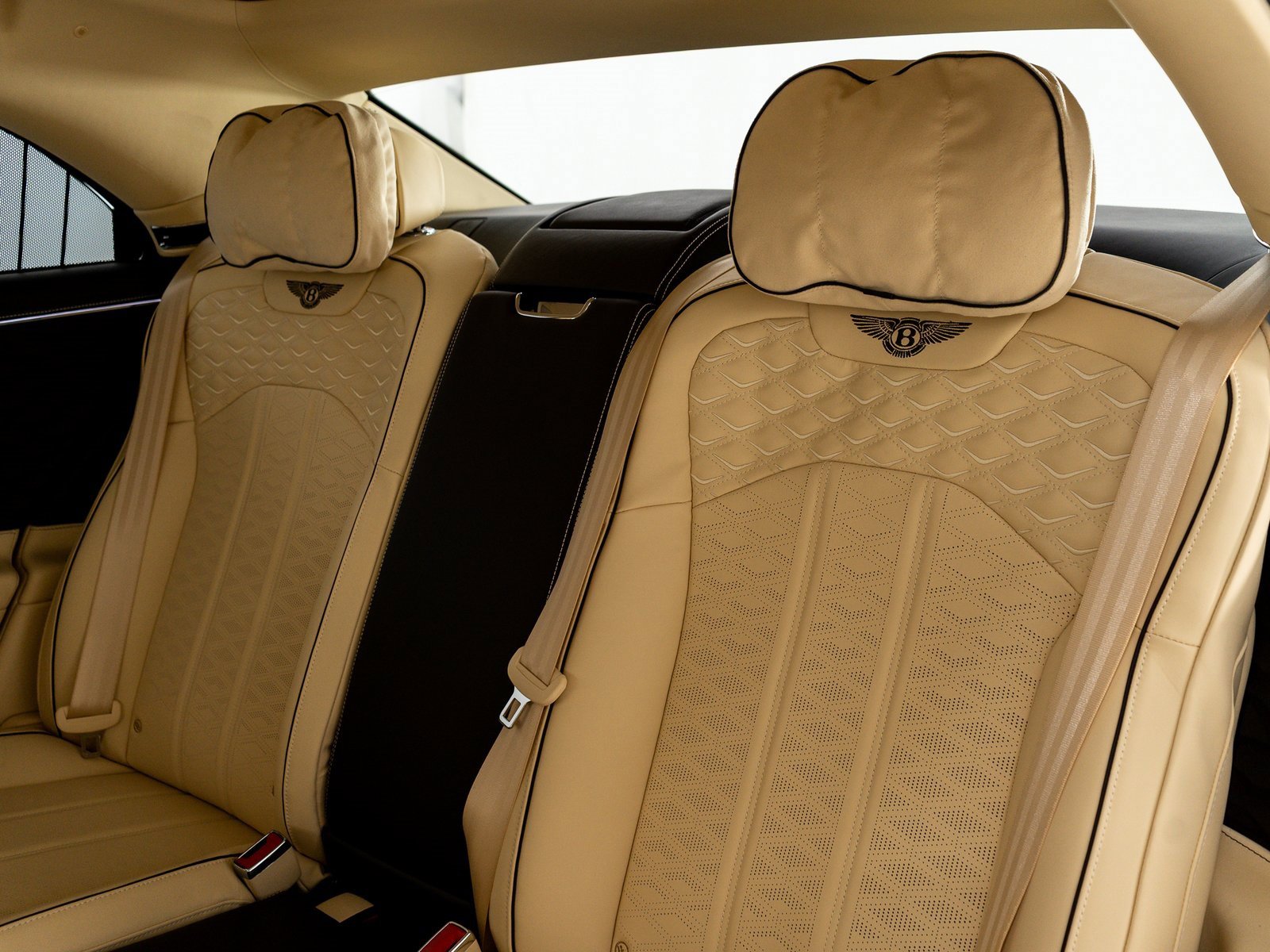 New 2025 Bentley Flying Spur Plug-In Hybrid image 46