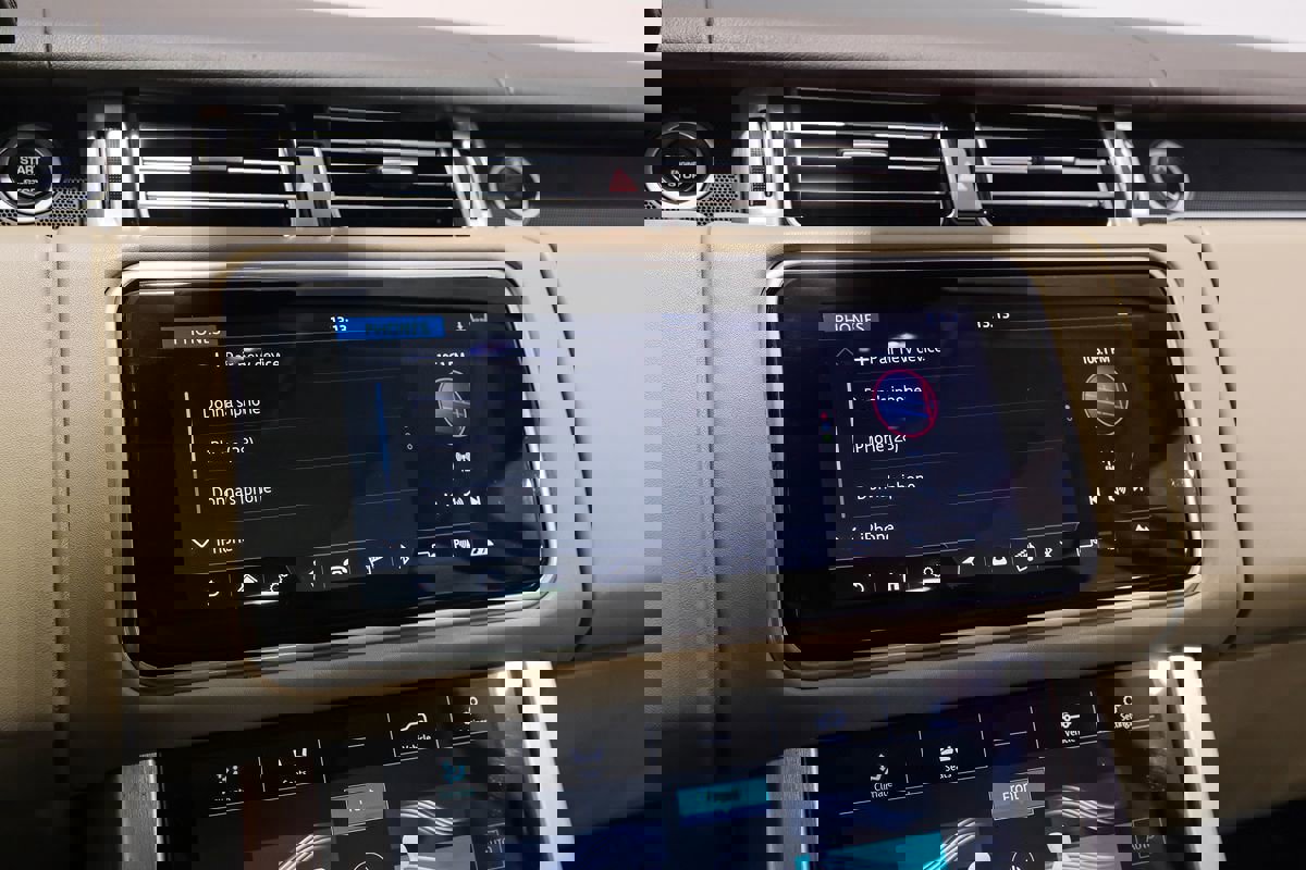 Used 2020 Land Rover Range Rover HSE AWD/4WD image 32