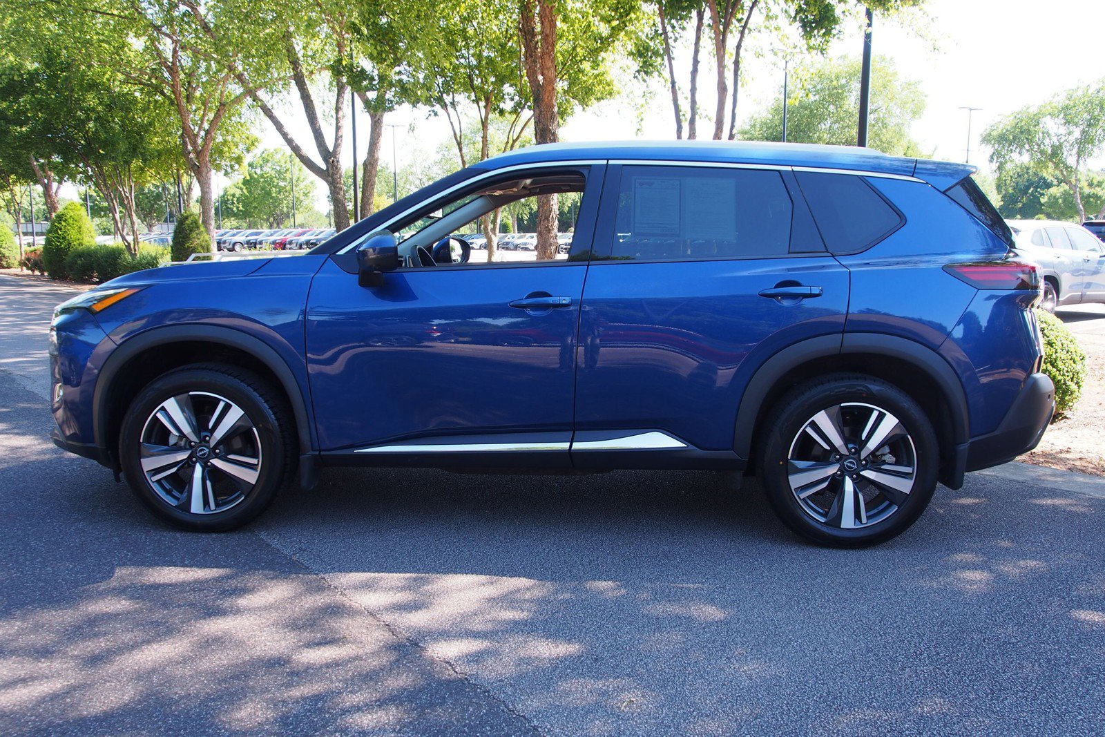 Used 2023 Nissan Rogue SL AWD/4WD image 4