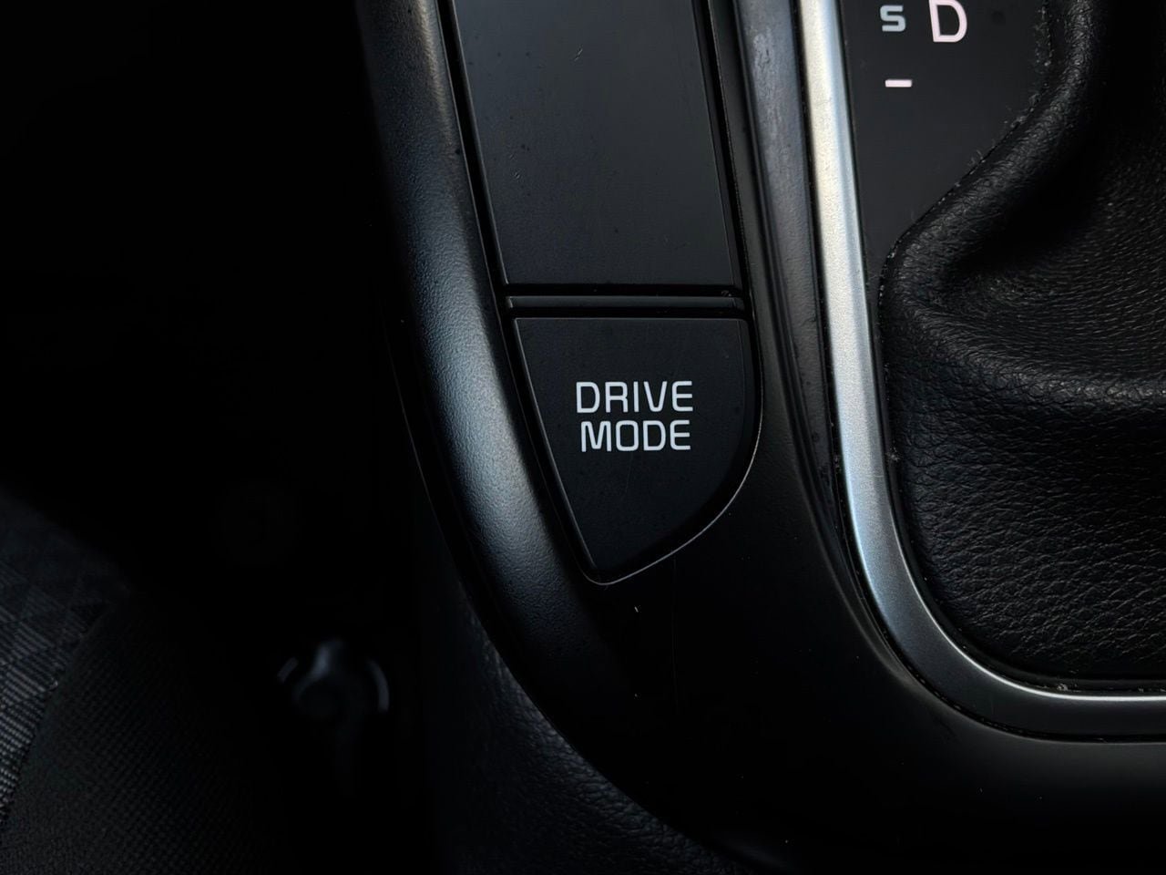 Used 2025 Kia Soul LX w/ LX Technology Package FWD image 22