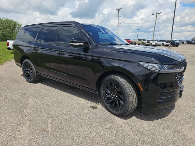 Used 2025 Lincoln Navigator L Reserve w/ Jet Appearance Package AWD/4WD image 7