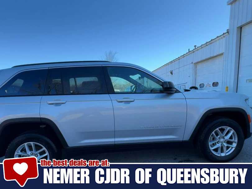 New 2026 Jeep Grand Cherokee Laredo X AWD/4WD image 9
