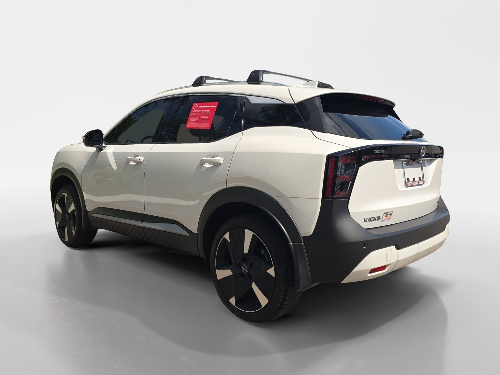 Used 2025 Nissan Kicks SR w/ Illumination Package FWD image 3