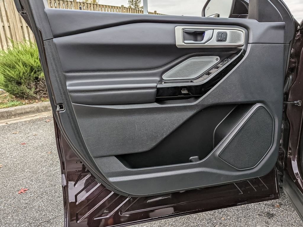 Used 2022 Ford Explorer Platinum w/ Equipment Group 601A image 15