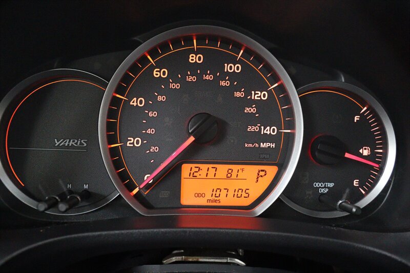 Used 2014 Toyota Yaris LE FWD image 12