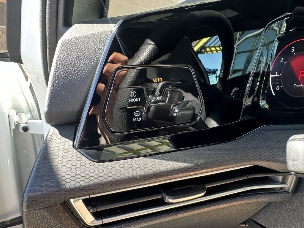 Used 2022 Volkswagen GTI SE w/ SE Leather Package image 30