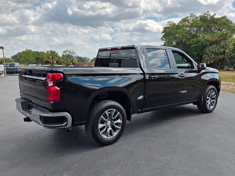 New 2026 Chevrolet Silverado 1500 LT w/ LPO, Dark Essentials Package RWD image 4