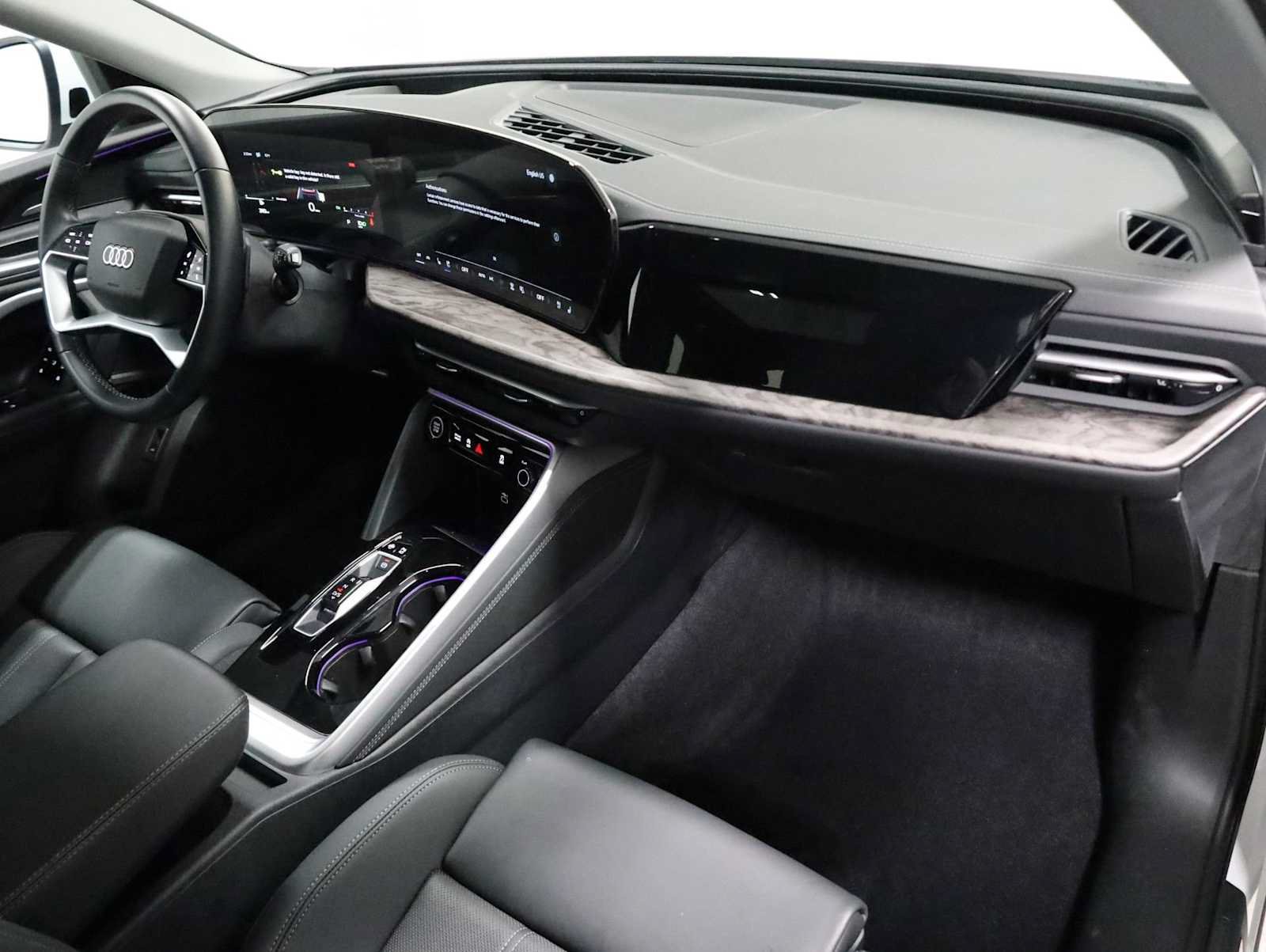 Certified 2025 Audi Q5 Premium AWD/4WD image 6