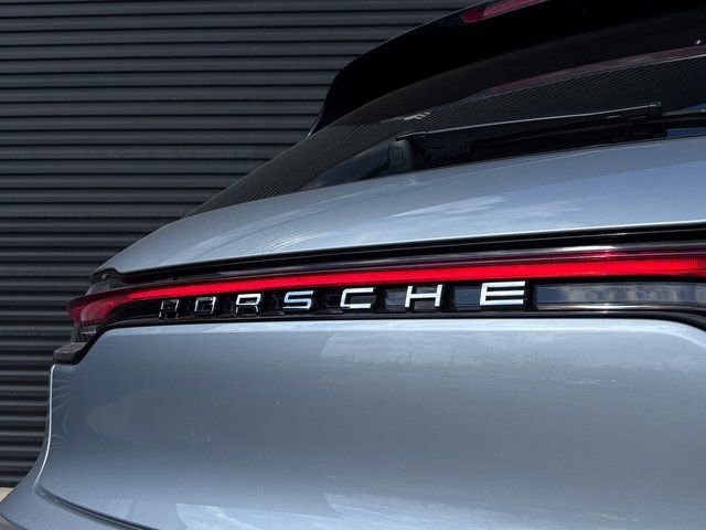 Certified 2026 Porsche Macan image 28