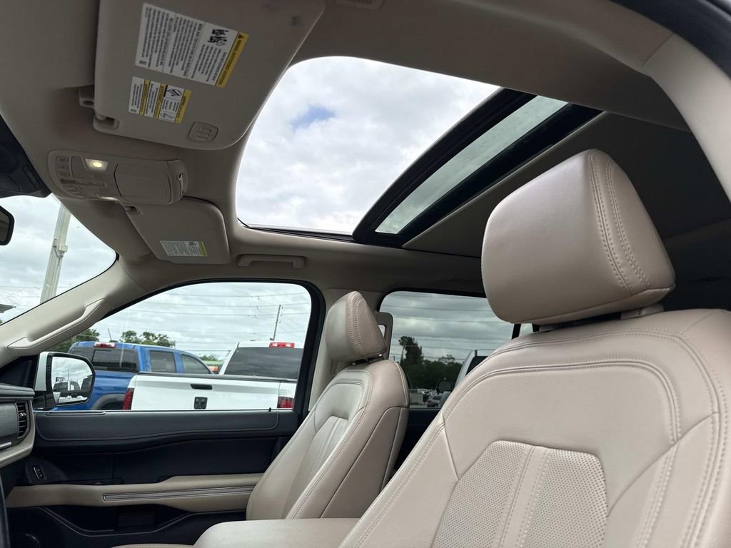 Used 2024 Ford Expedition Limited image 32