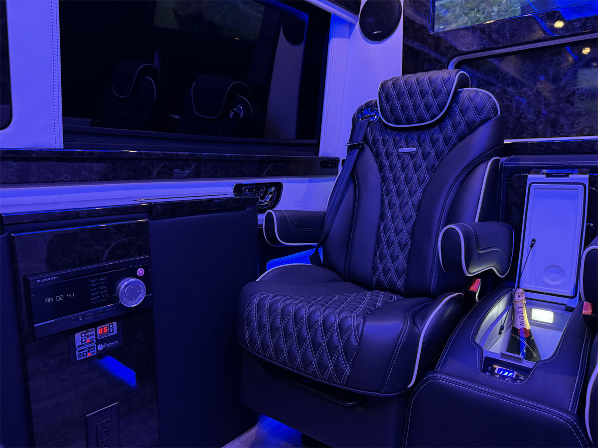 Used 2024 Mercedes-Benz Sprinter 3500 image 33