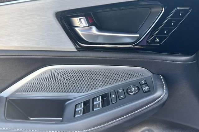 Used 2025 Acura MDX w/ Technology Package image 11