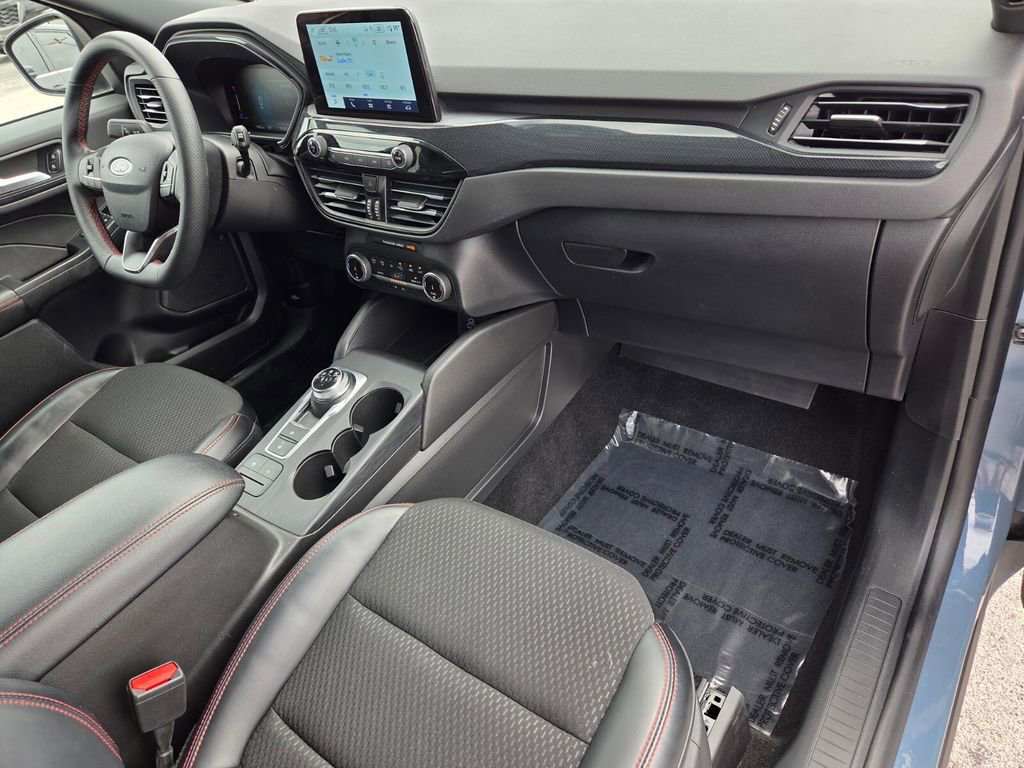 Used 2025 Ford Escape ST-Line image 15