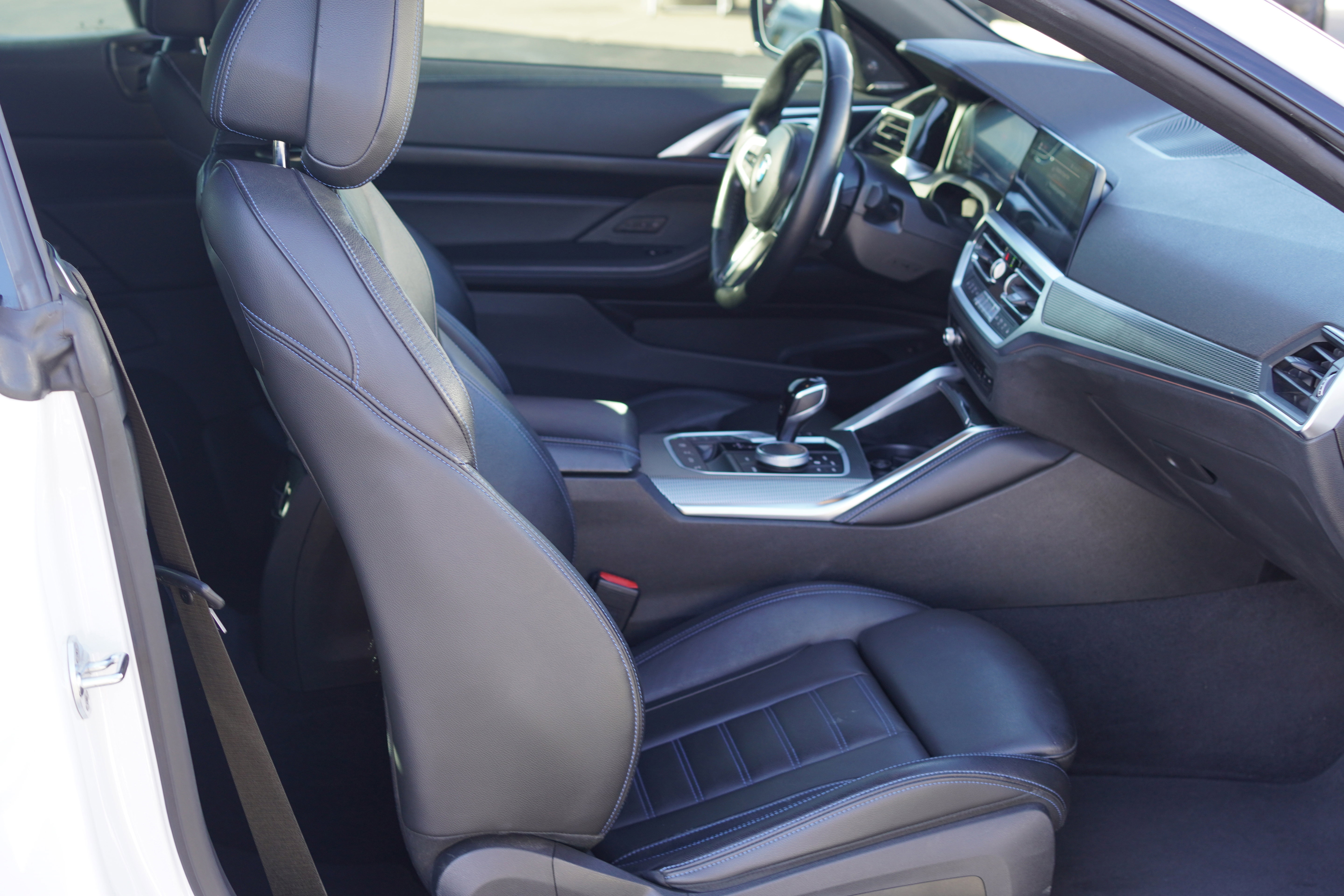 Used 2022 BMW 440i xDrive Convertible w/ Premium Package image 16