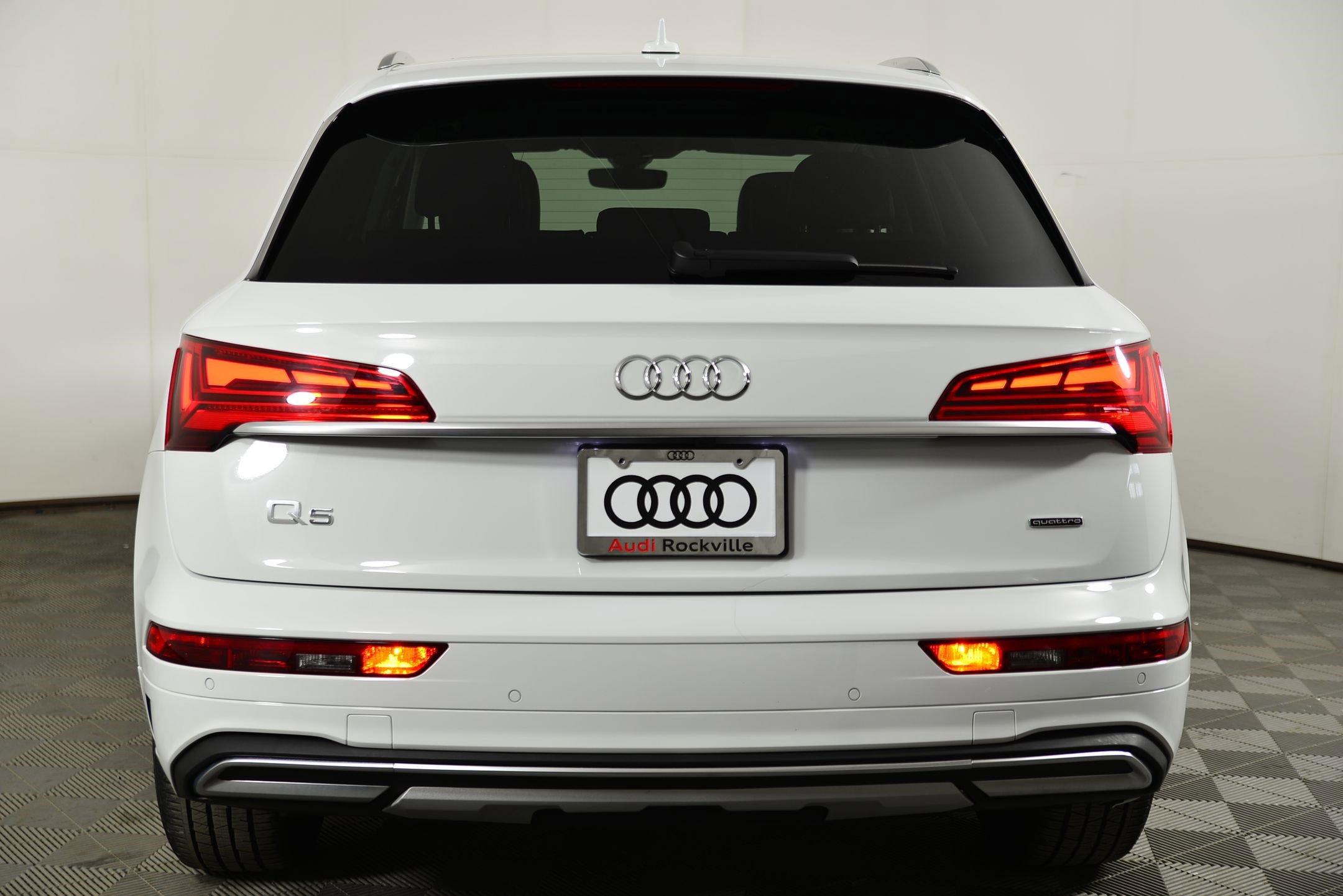 Certified 2023 Audi Q5 2.0T Premium w/ Convenience Package image 10