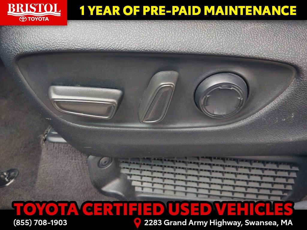 Used 2024 Toyota Sienna XLE FWD image 22