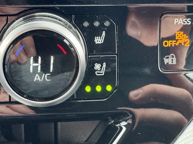 Used 2024 Toyota Highlander Platinum image 31