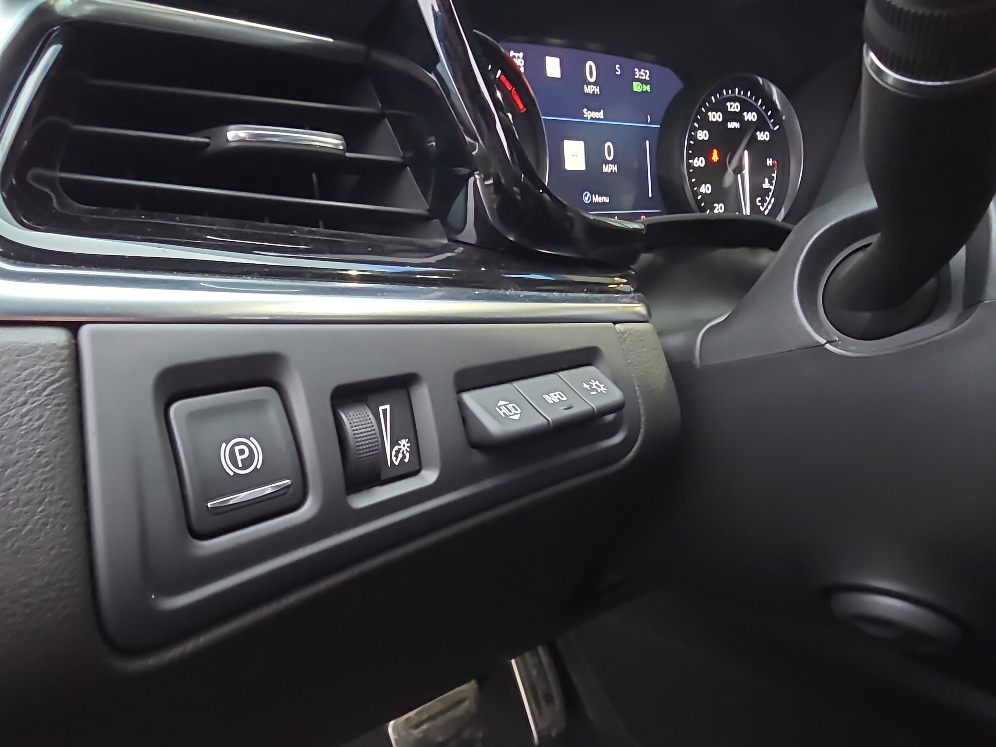 Used 2023 Cadillac XT6 Sport w/ Platinum Package image 19