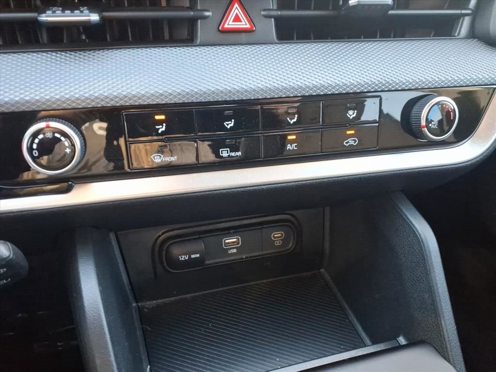 Used 2024 Kia Sportage LX image 16