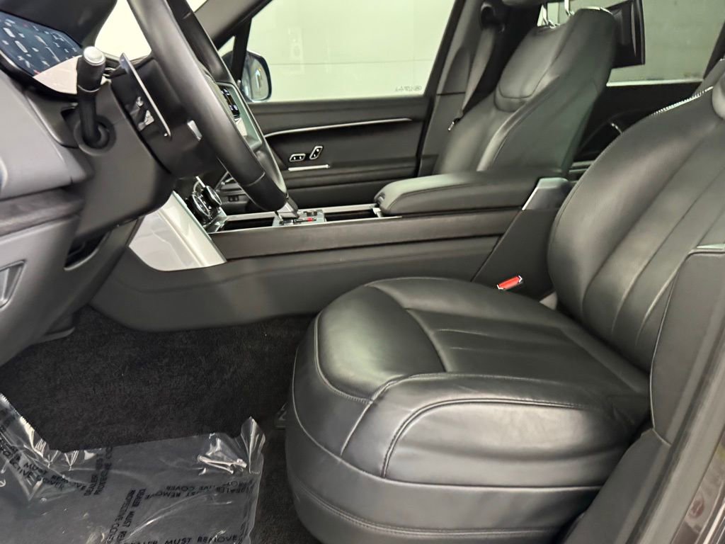 Used 2023 Land Rover Range Rover Long Wheelbase First Edition image 15