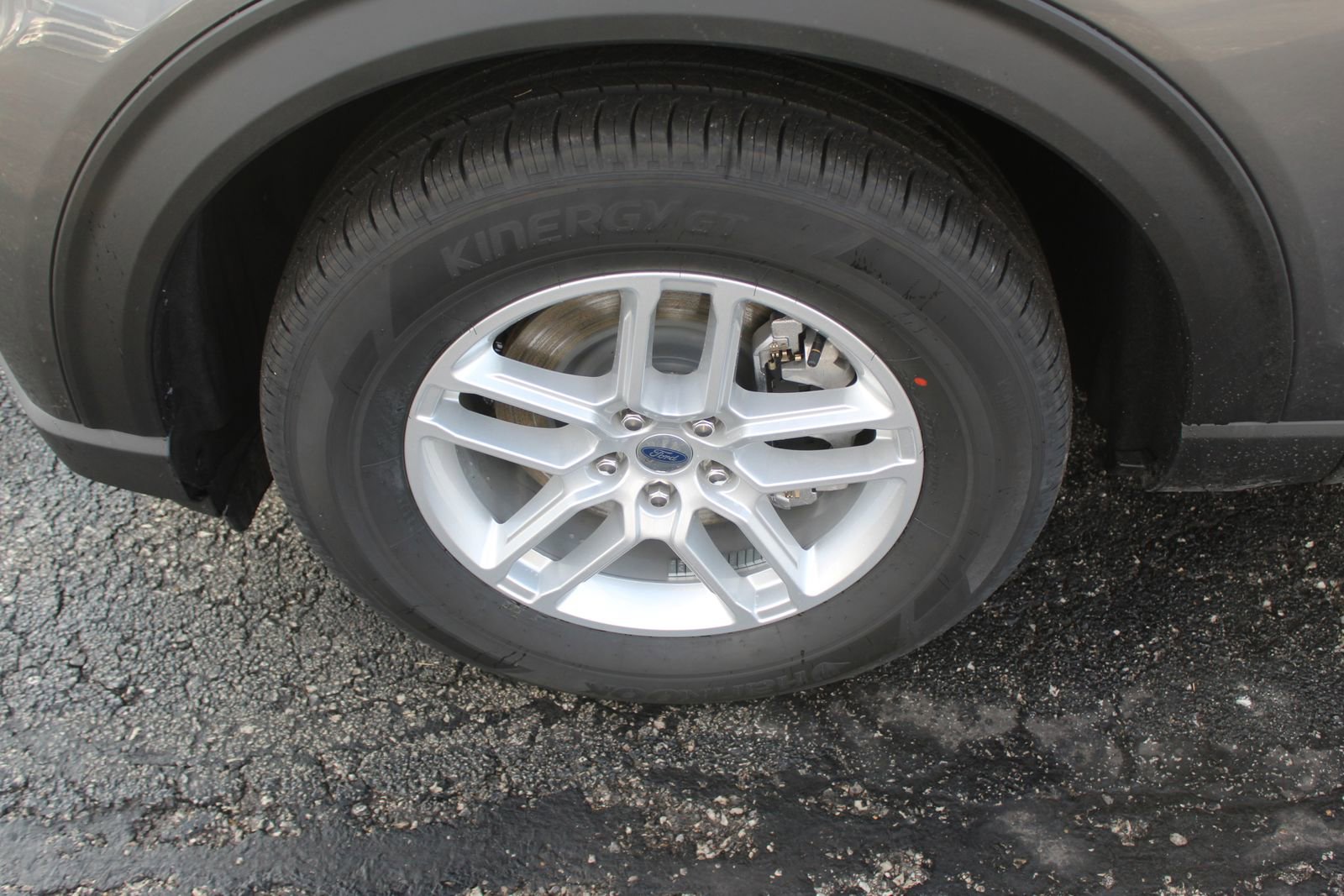 New 2026 Ford Explorer Active image 2