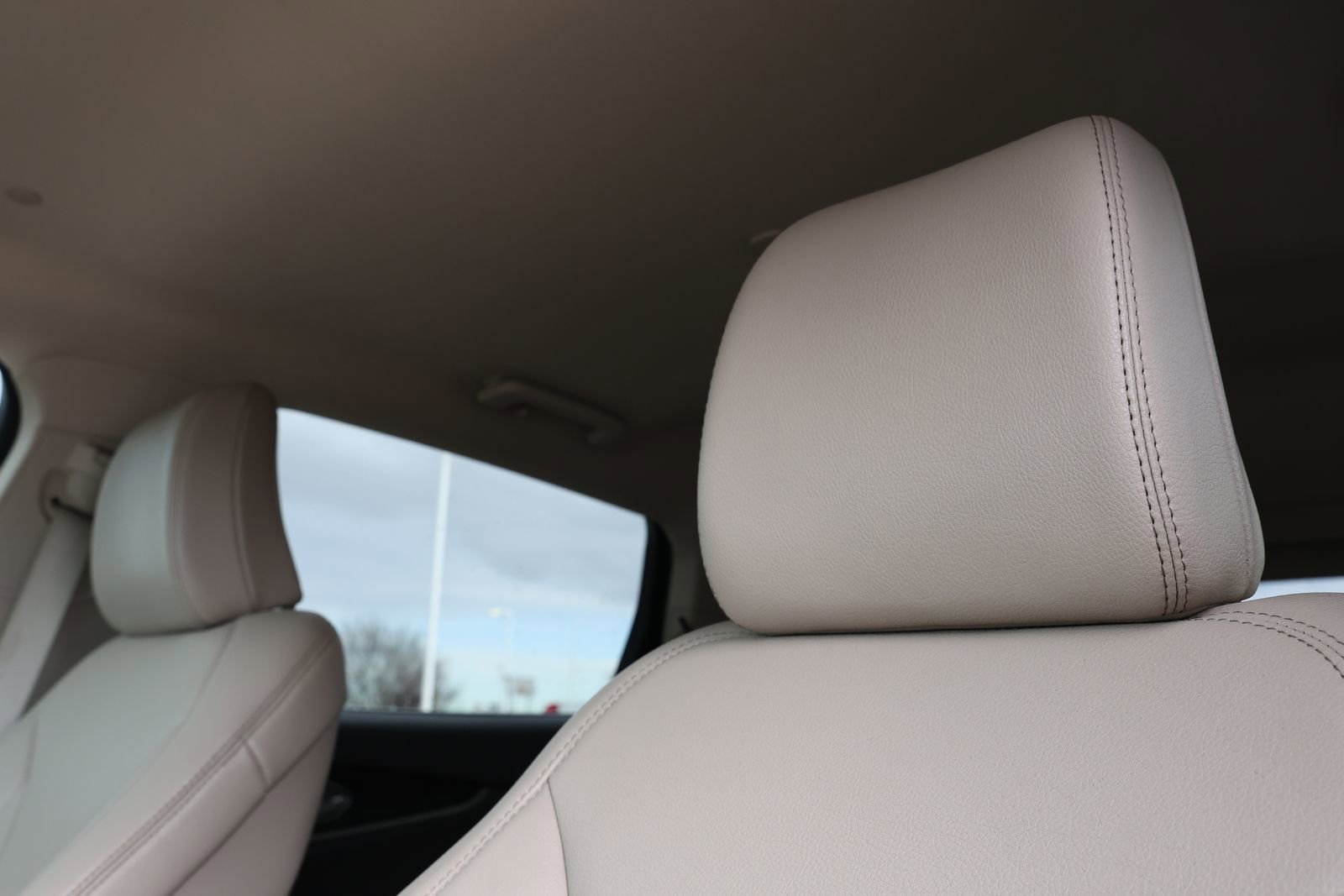 Used 2023 Lincoln Nautilus FWD w/ Premium Package image 17