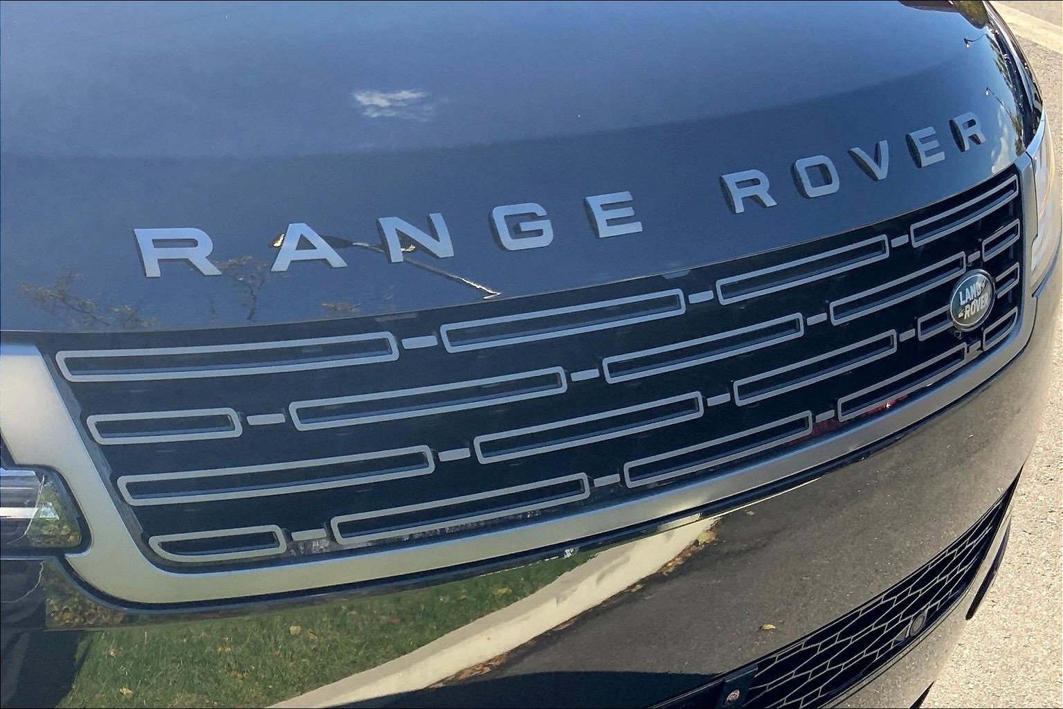 Used 2025 Land Rover Range Rover Sport image 30