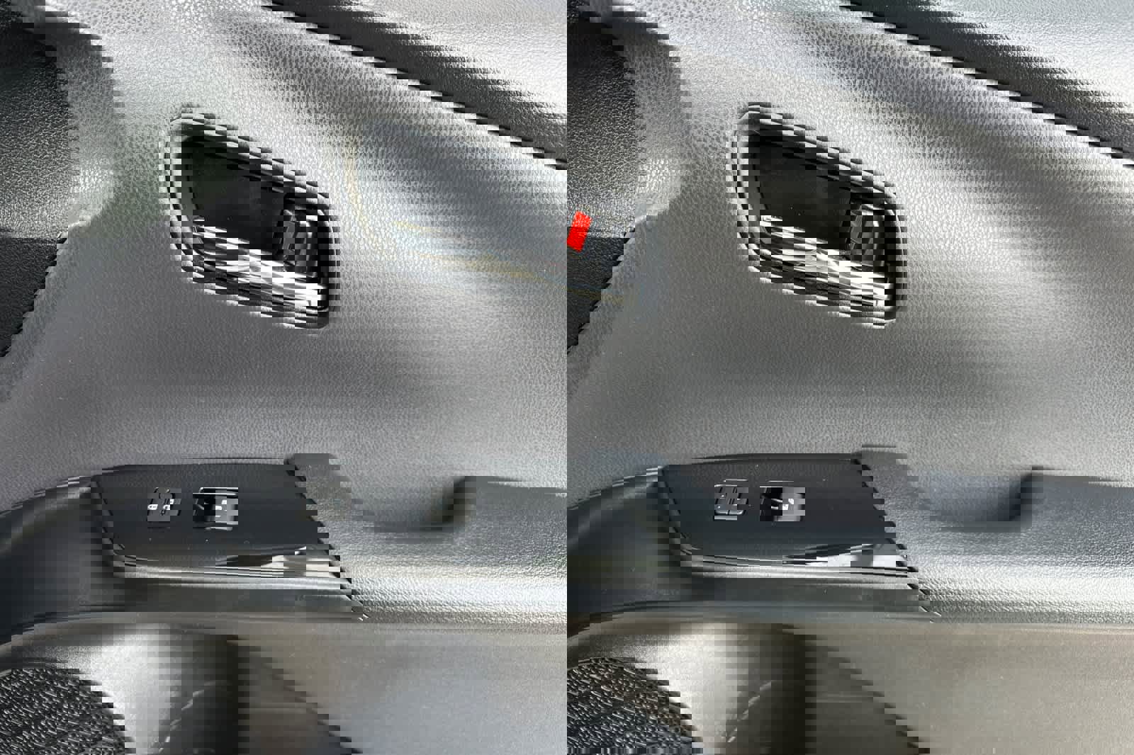 Used 2017 Toyota Prius Prime Premium image 19