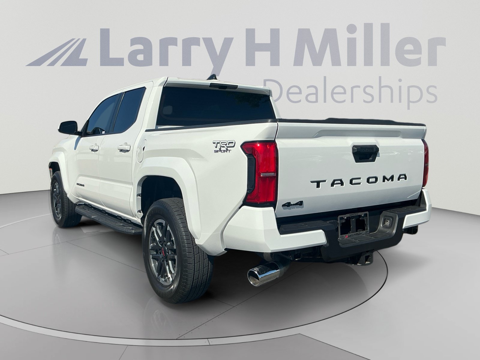 Used 2026 Toyota Tacoma TRD Sport AWD/4WD image 3