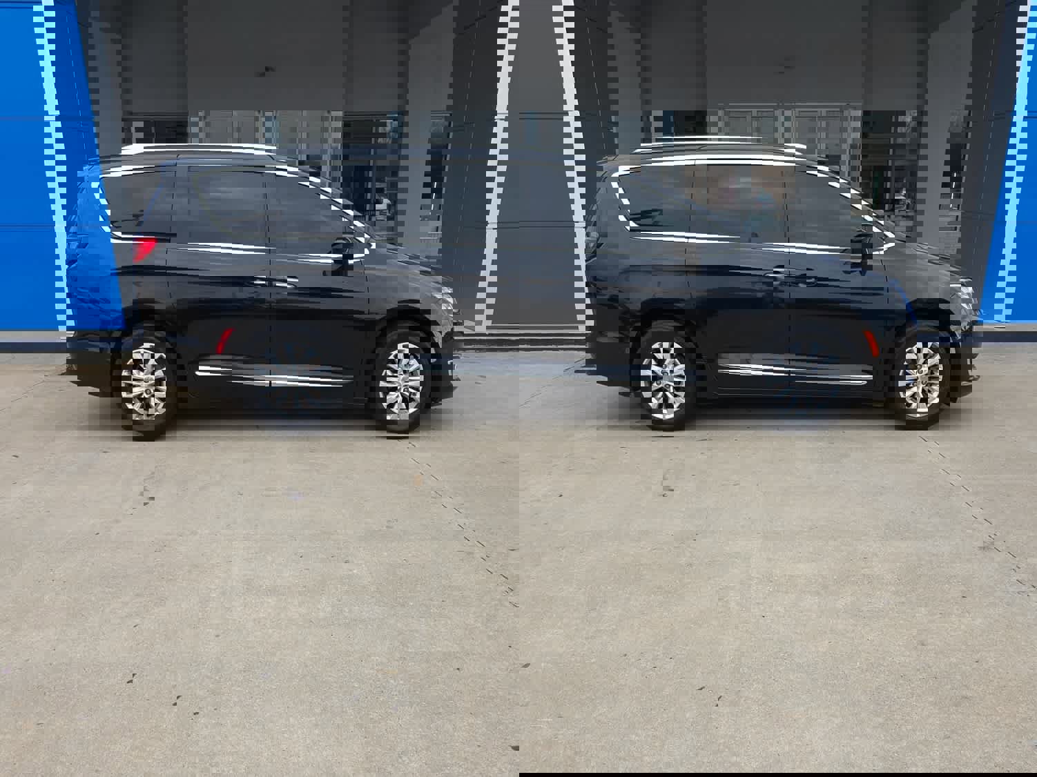 Used 2019 Chrysler Pacifica Touring-L