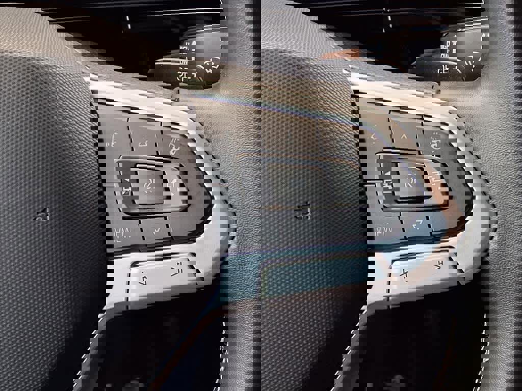 Used 2024 Volkswagen Atlas Cross Sport SE image 18