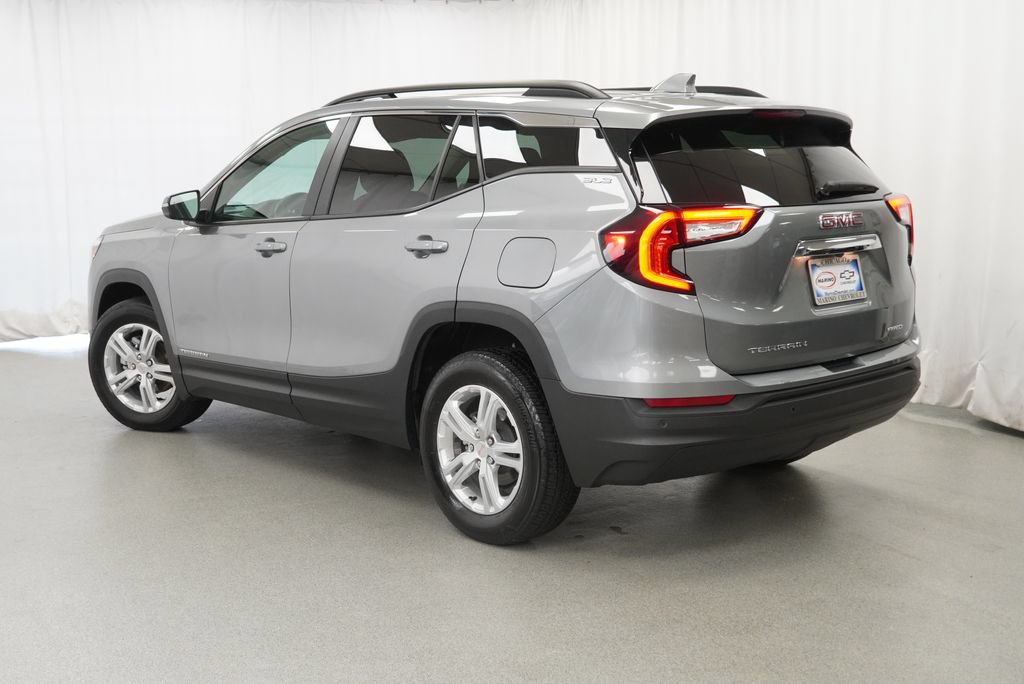 Used 2024 GMC Terrain SLE w/ Driver Convenience Package AWD/4WD image 8