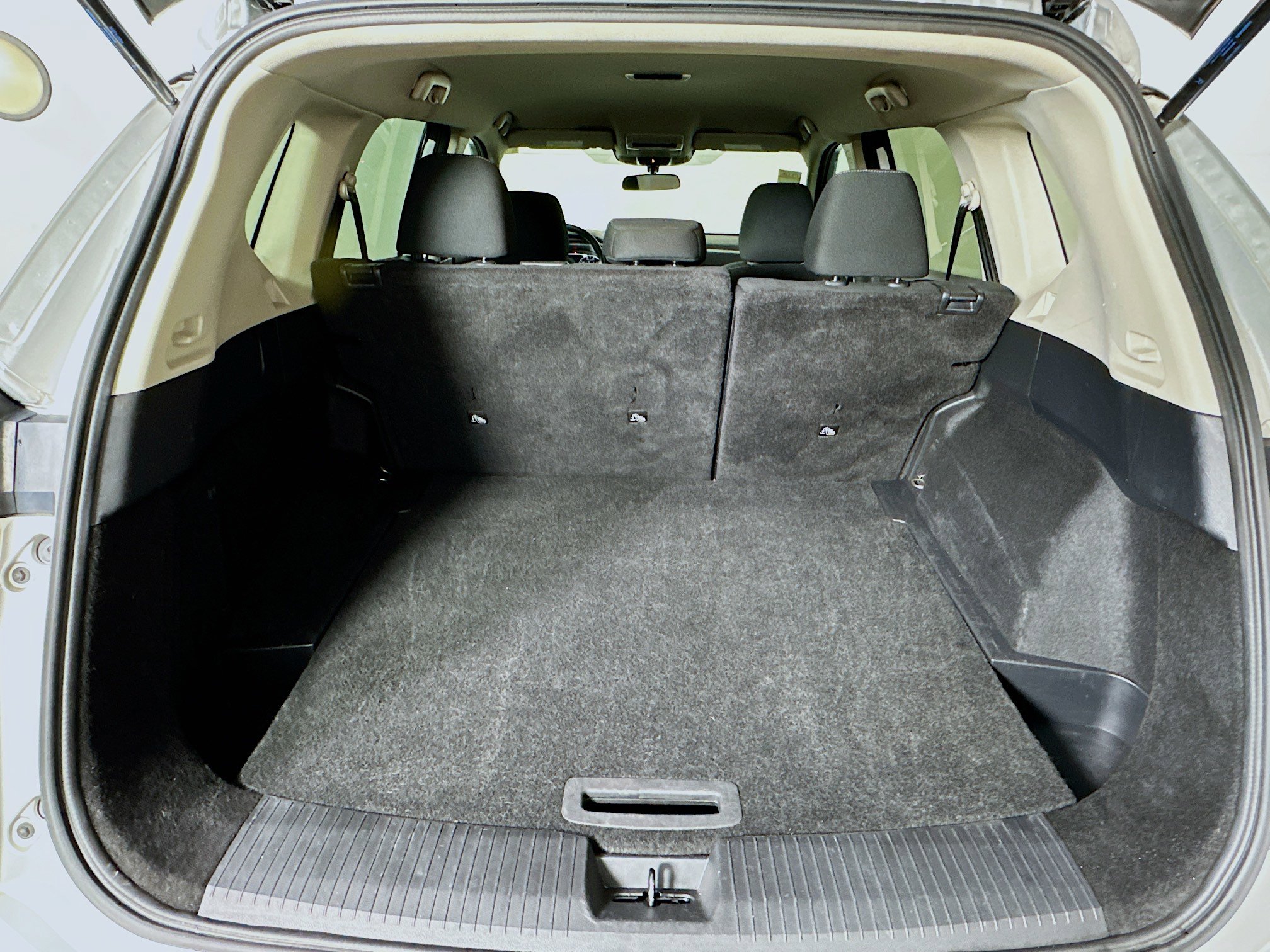 Used 2024 Nissan Rogue S image 31